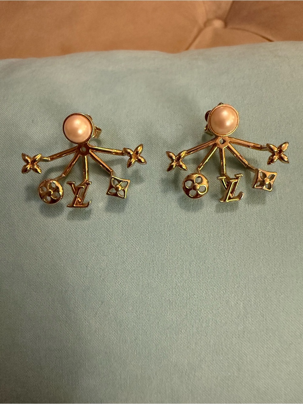 Louis Vuitton Posts & Earring Jackets-Authentic
